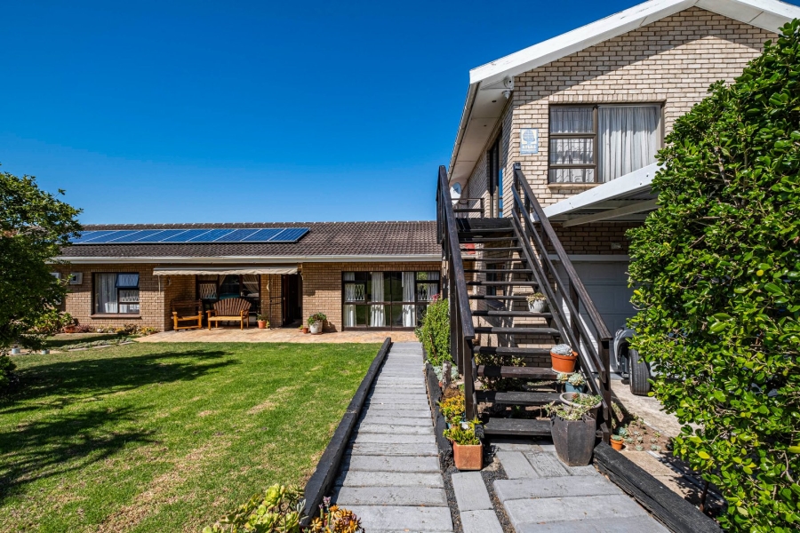6 Bedroom Property for Sale in Sunridge Park Eastern Cape